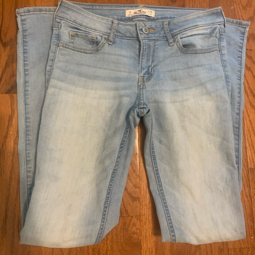 🔴Hollister Light Wash Jeans